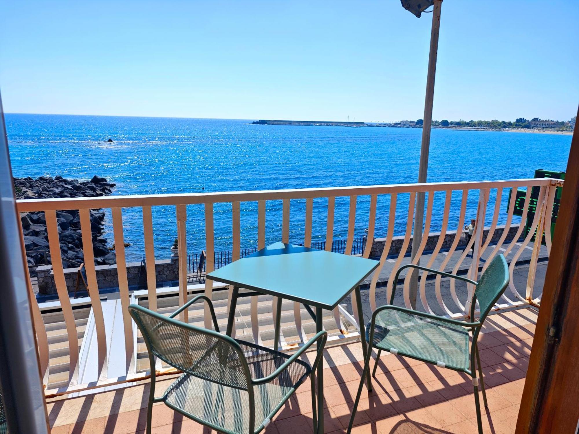 Super Panorama & Astonishing Apartment Seaview Джардіні-Наксос Екстер'єр фото